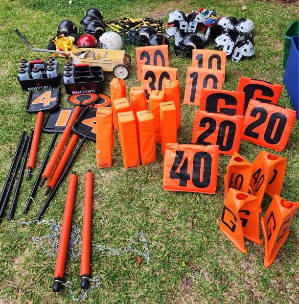 Riddell Flip Indicator/Chain Set Complete Football Down Marker Package
w/ Helmets & Pads