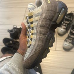 Air Max Size 7   Asking For 80$ 