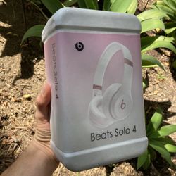 Beats Solo 4 Cloud Pik Wireless Headphones 