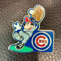 Chicago Cubs/Mickey Mouse MLB Disney World Official Pin Trading 2006 Edition