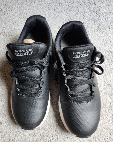 New! Men's 8 Skechers waterproof golf shoes
