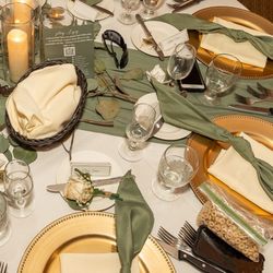 Green Linen Napkins (230 Count) 