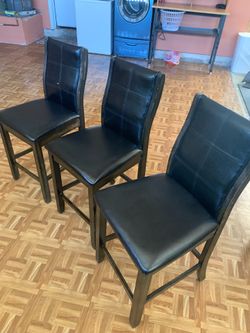 Sillas 24”de alto 3x$125.00