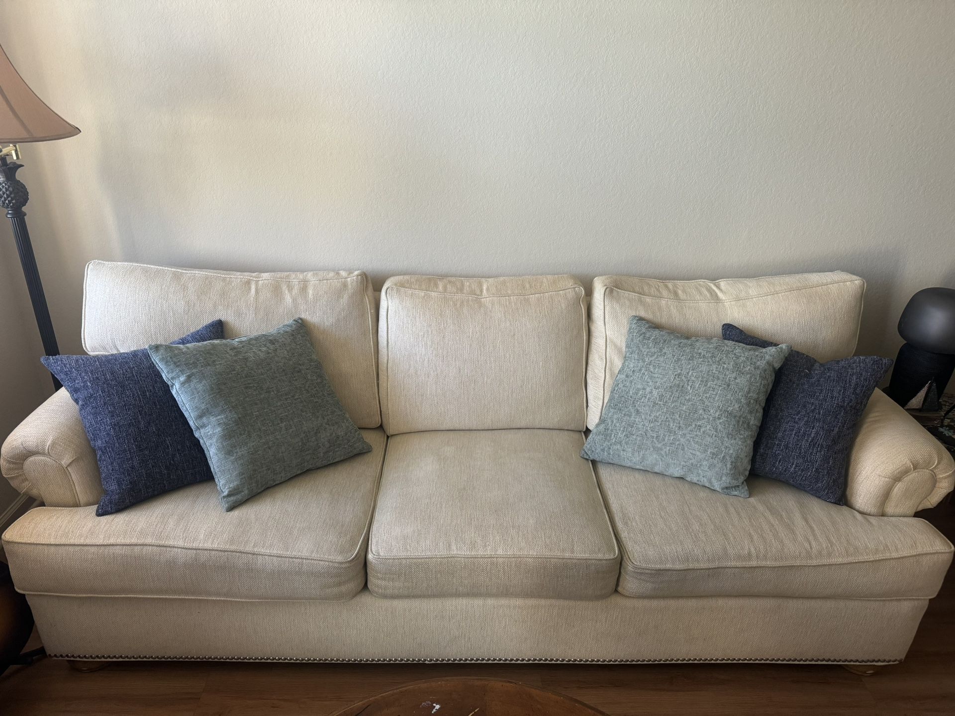Comfy & Stylish Sofa for Sale!