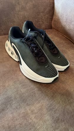 Nike AirMax (Men Size 11)