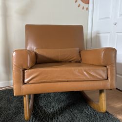 Rocking chair/Nursing chair 