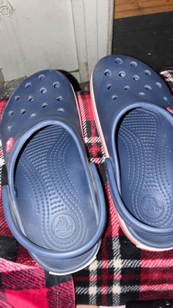 Crocs barley used wore them once size six