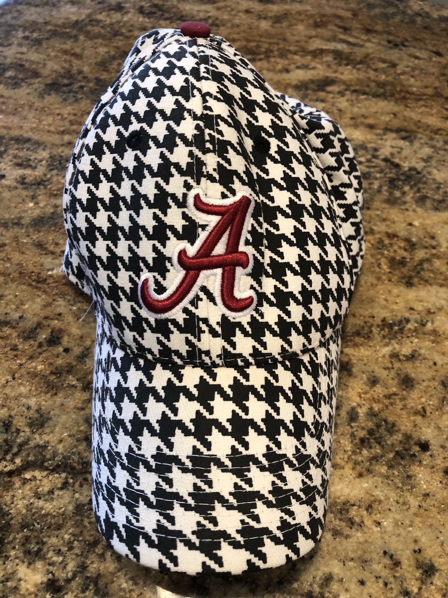 Alabama Women’s Hat w/Houndstooth pattern