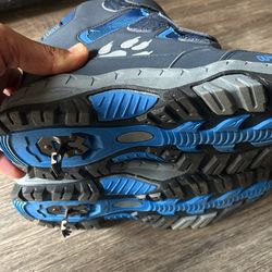 Snow Shoes W/ Spikes Boys Size 6