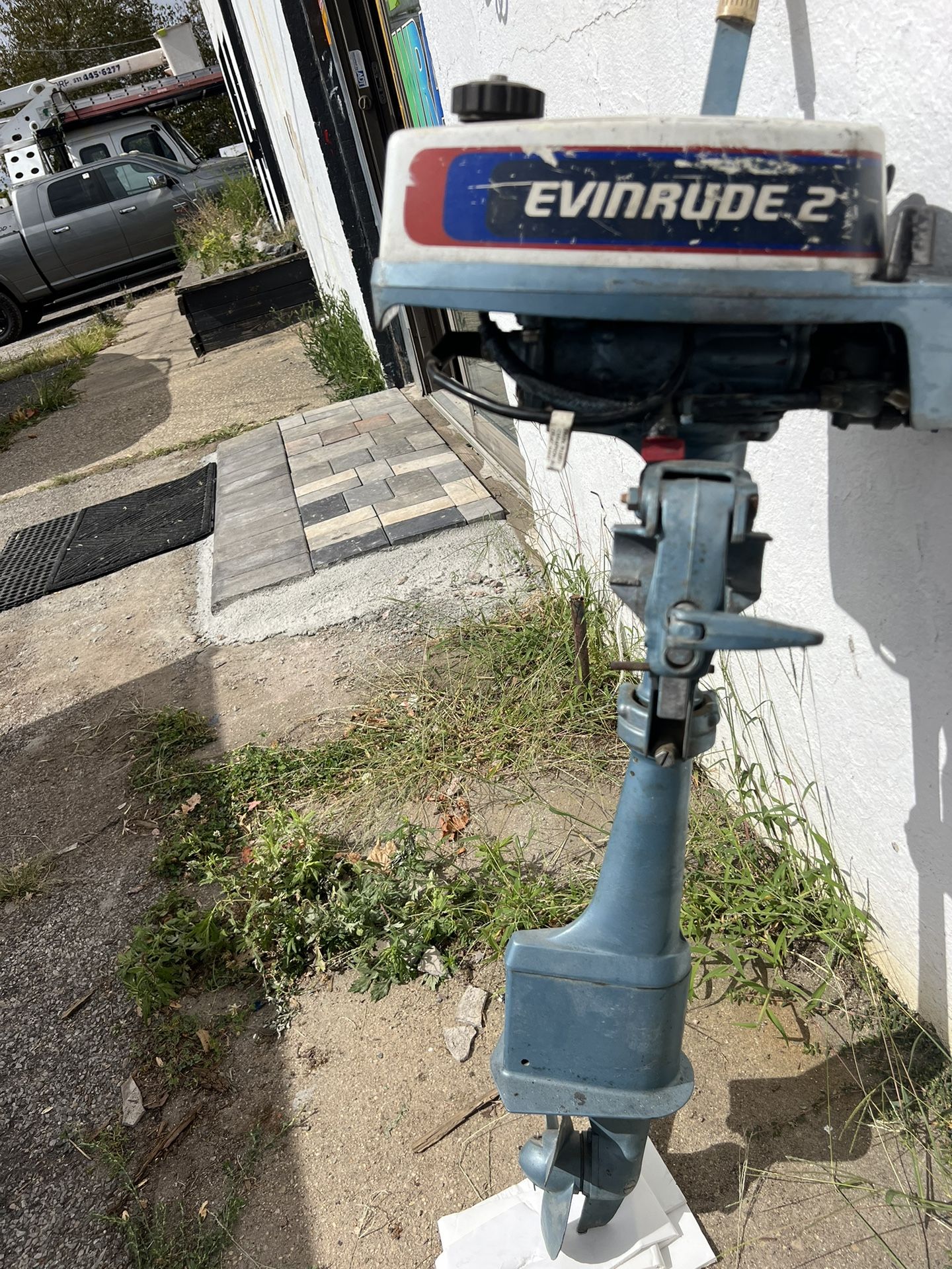 2 H/P Evinrude Outdoor Boat Engine