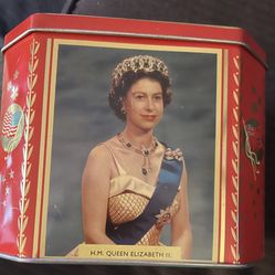 Queen Elizabeth Tin. Gary Dunn Vintage Cookie Tin