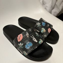 Children's Adidas Slides Size 6