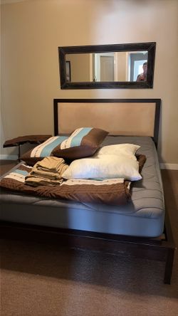 Queen bed with mattress, duvet etc