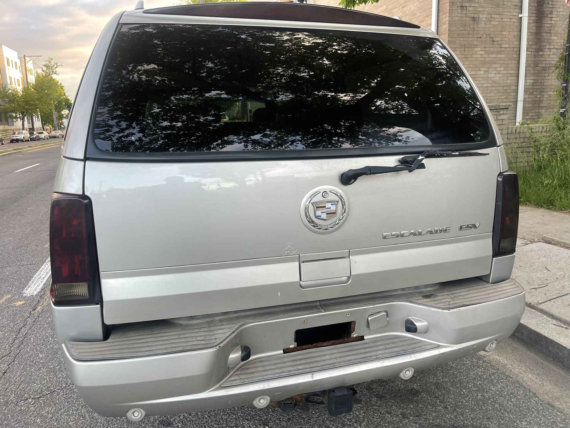 2004 Cadillac Escalade