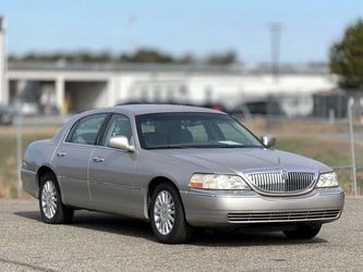 2005 Lincoln Town Car