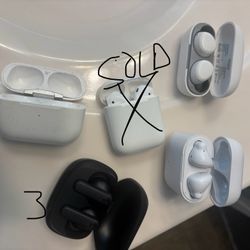 Air Pods/earbuds