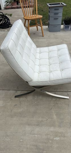 Pavilion exposition chair