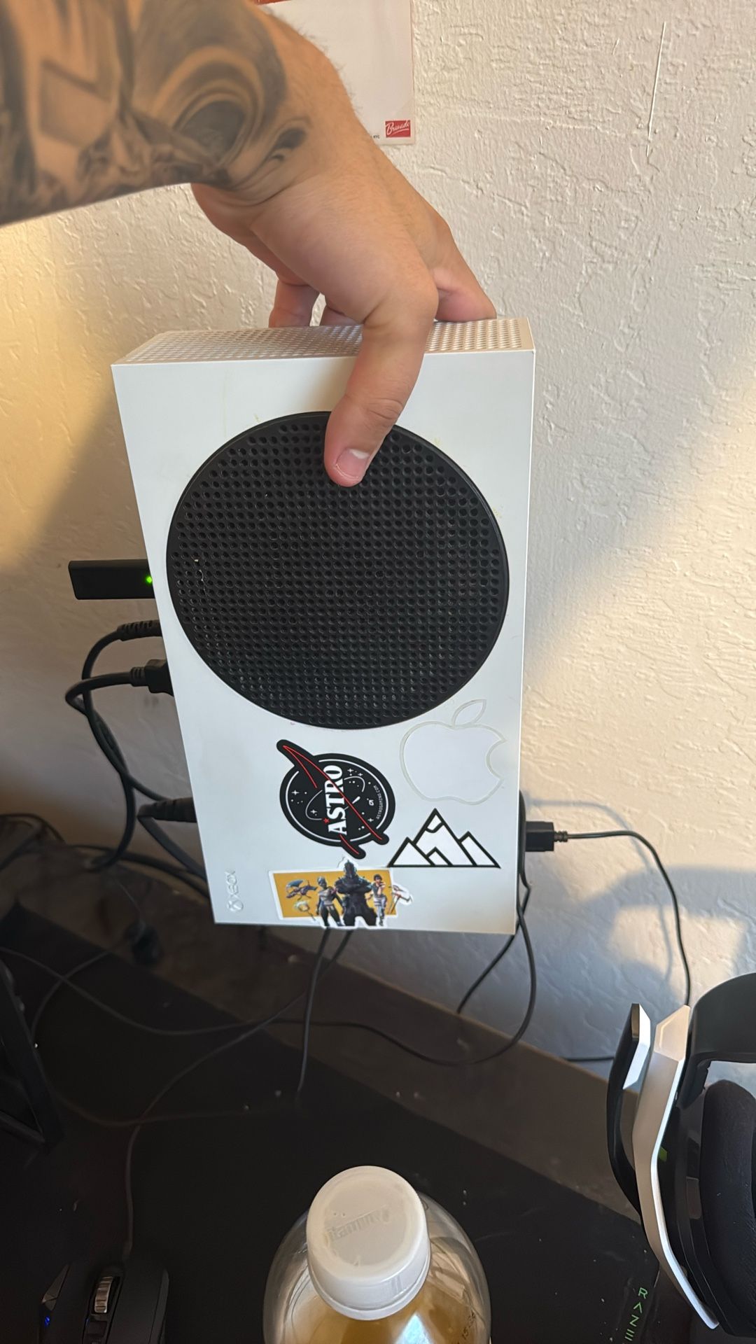 Xbox Series S with all cables one remote no batteries