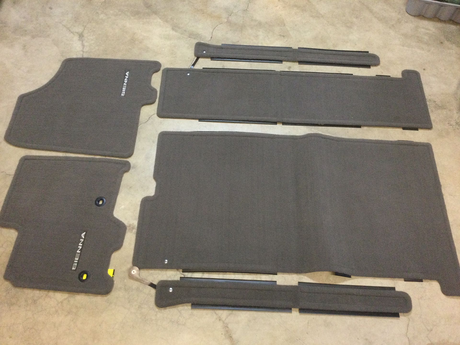 Genuine OEM Toyota Sienna Carpet Floor Mats for Sale in Redmond, WA