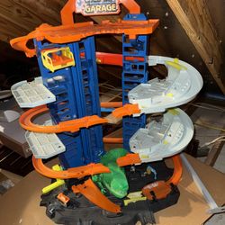 Hot Wheels Ultimate Garage