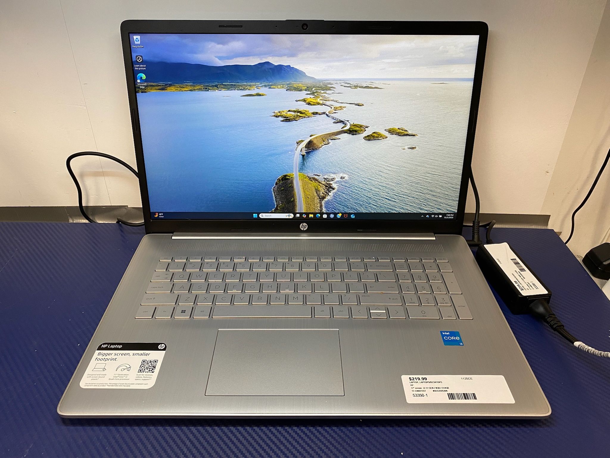 HP 17-CN0273ST 17" screen i3-11 GEN / 8GB / 512GB