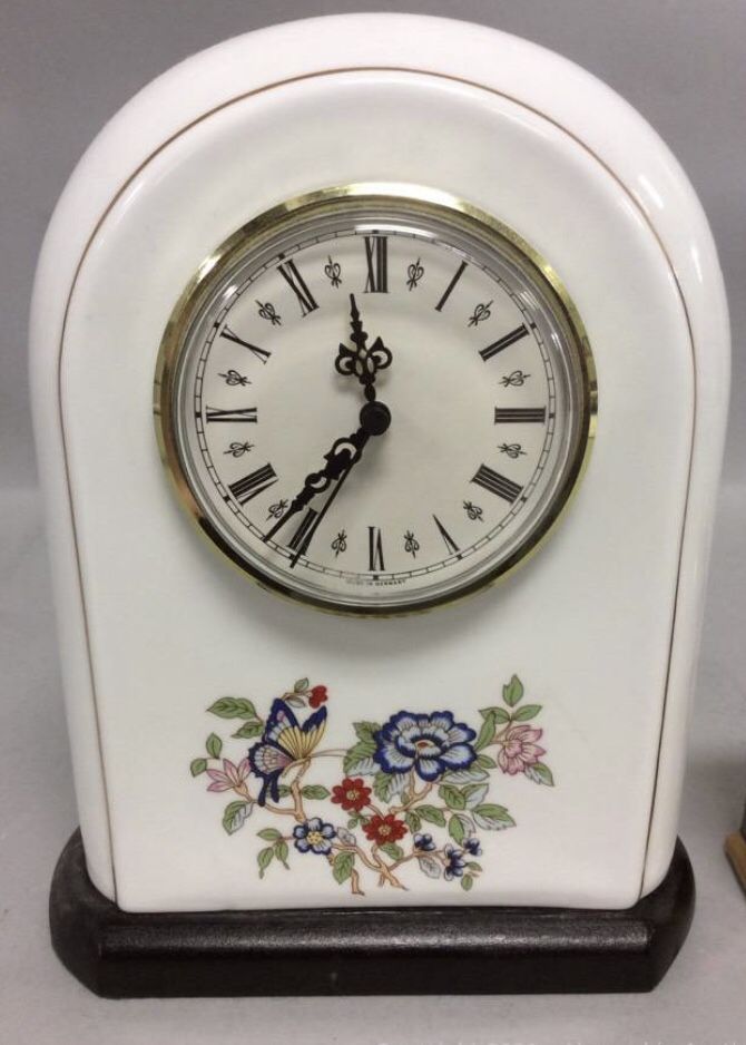 Porcelain Royal Tara Vintage Fine Bone Mentel Clock Made Ireland