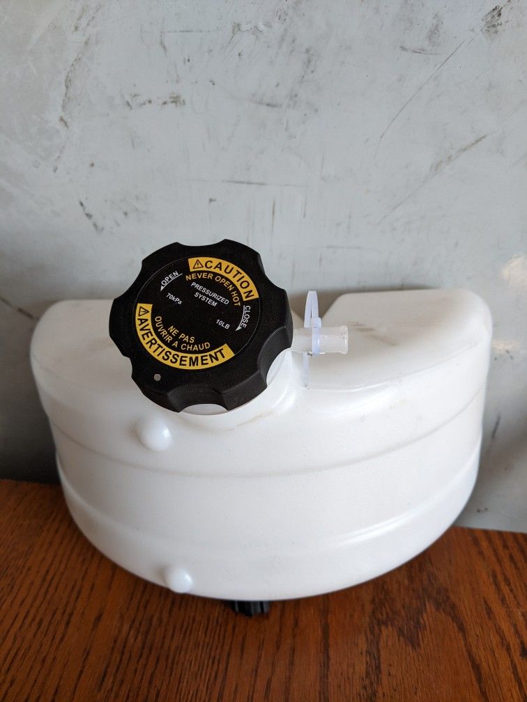 Mack Antifreeze Reservoir