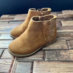 Baby girl fringe ankle boots