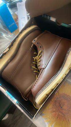 Sis hard boots size 9