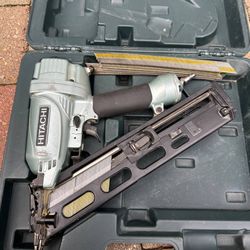 Hitachi 15 -Gauge Pneumatic Angled Finish Nailer
