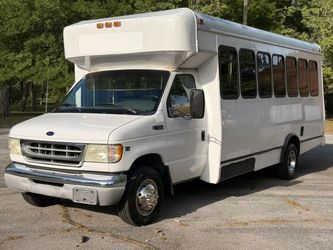 2002 Ford Econoline E450 Super Duty Passenger Van