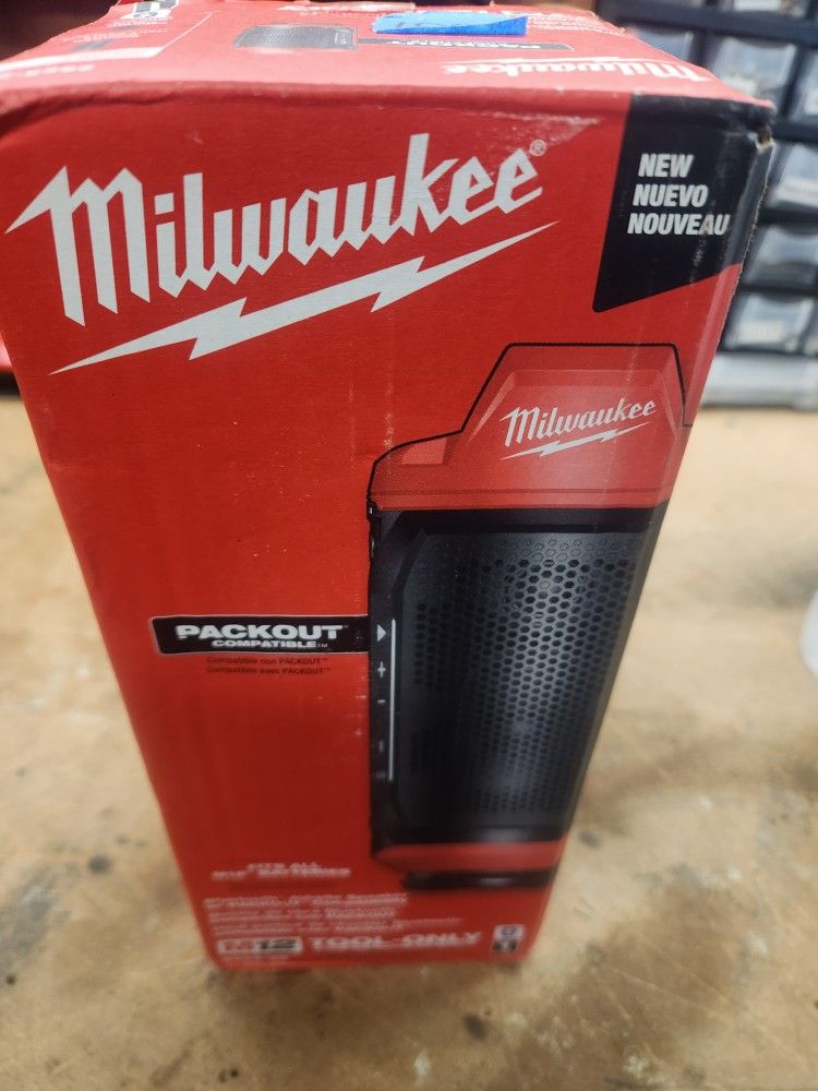 Milwaukee m12 speaker