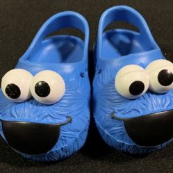 New Sesame Street Cookie Monster toddler size 4 slip on Croc style clogs shoes - no tags
