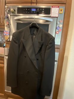 Men’s Tuxedo And Cummerbund