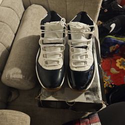 Air Jordan Retro 11s "Concord" Size 11