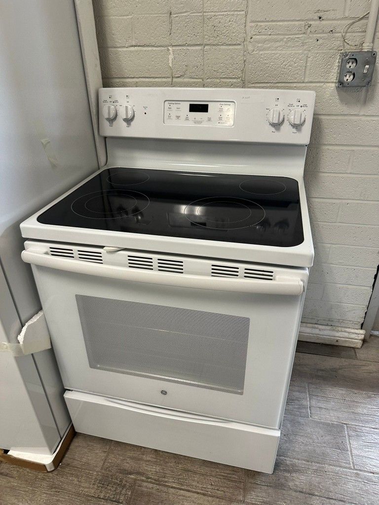 Ge profile electric stove white