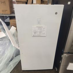 Ge 17.3 Cu Ft Upright Freezer  FUF17DLRWW