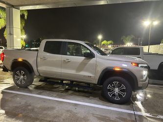 2024 GMC Canyon Running Boards