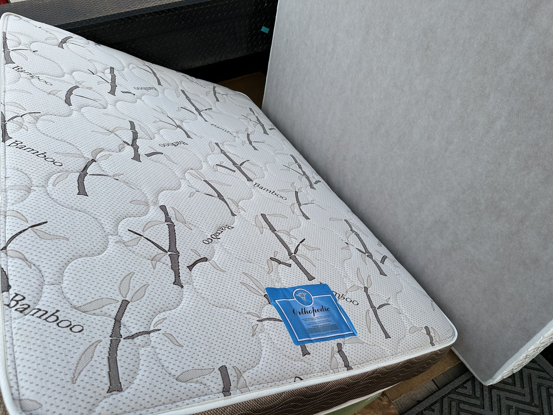 Full Size Bamboo Mattress With Box Spring 