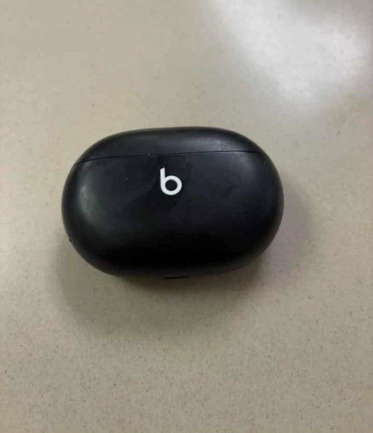 Beats By Dre Studio Pro Earbuds