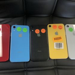 IPhone XR T-Mobile Sprint Metro 64 GB excellent condition 5 different colors we have Factory Unlocked carrier as well