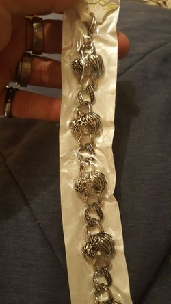 Brand new mens stainless steel skull bracelets