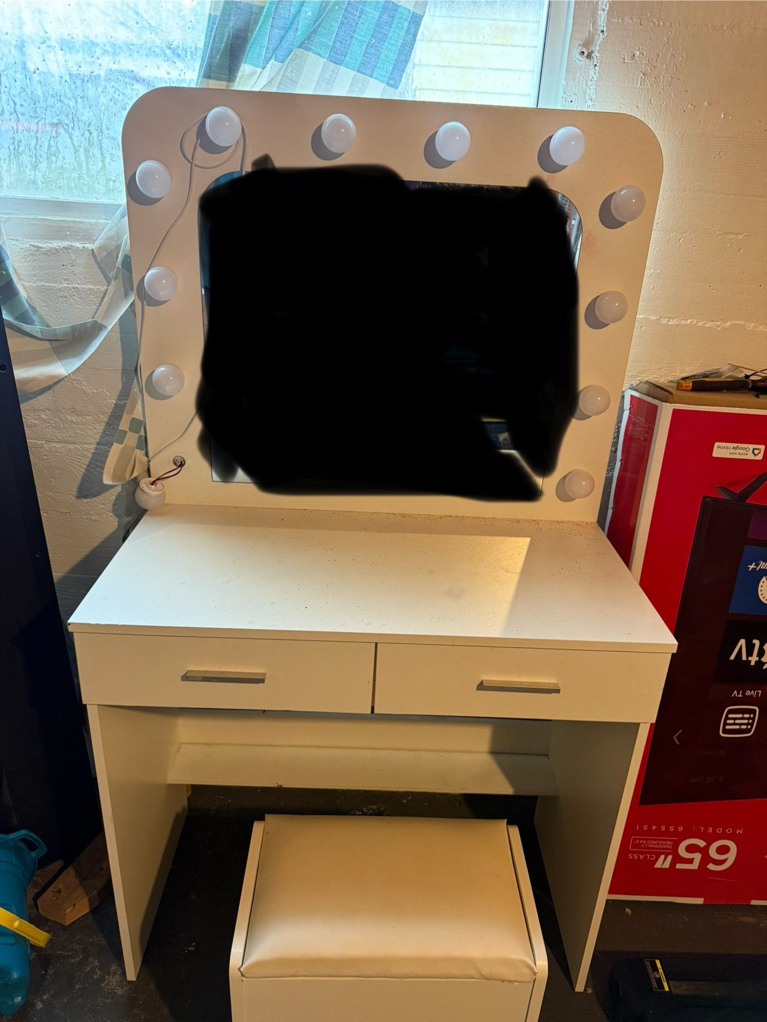 Used Vanity With Chair And Mirror