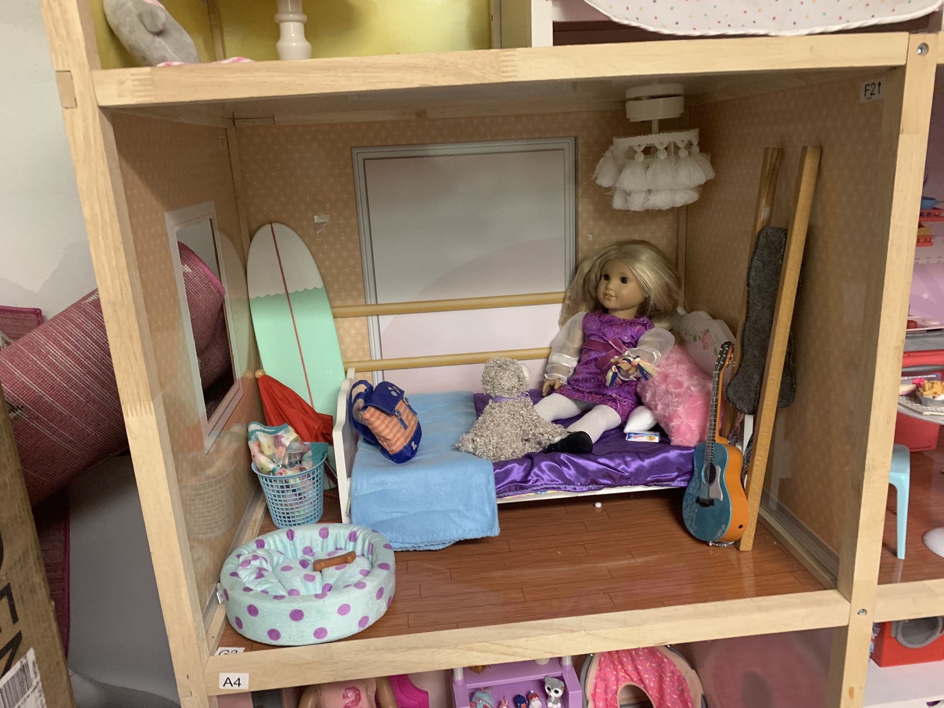 Dollhouse for 18” dolls for Sale in Bothell, WA - OfferUp