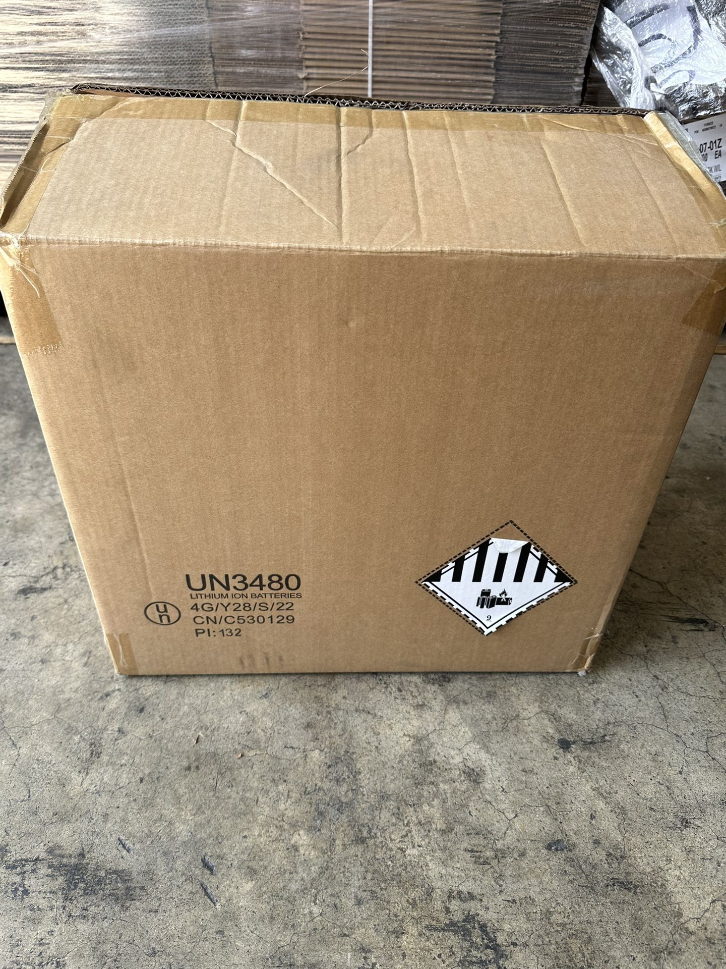 Brand New IDEAPLAY SN2200 Portable Power Station - 2000Wh Solar Generator - with 6 110V/2200W AC Outlets