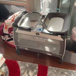 Graco Pack N Play Crib Bassinet 