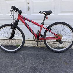 7 speed medium sized mountain bike