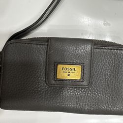 Fossil gray wristlet