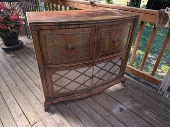 Vintage radio with FM and record