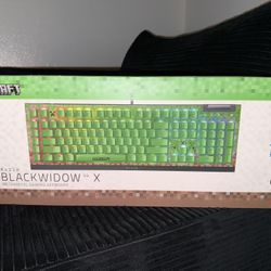 Razer Black Widow X keyboard (Minecraft Edition)